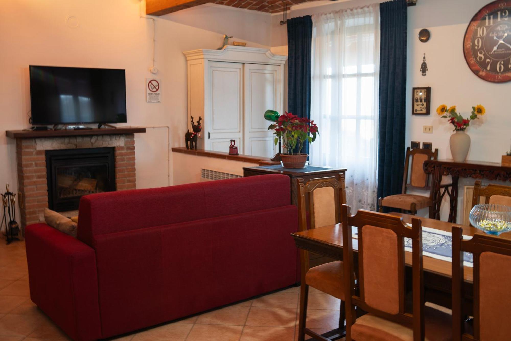 Casa Maya San Martino Alfieri Buitenkant foto